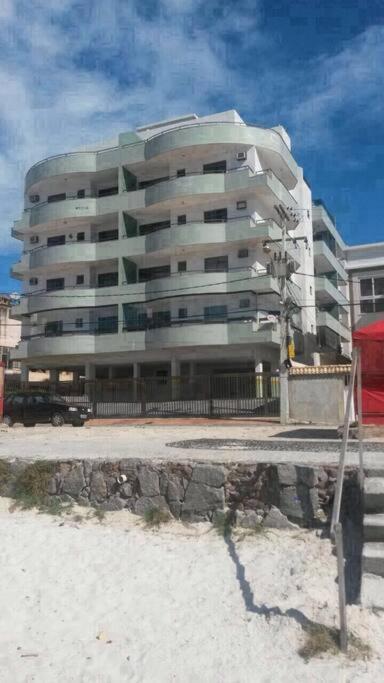 Апартаменты Caribe Brasileiro A 2 Passos Da Areia Арраял-ду-Кабу Экстерьер фото